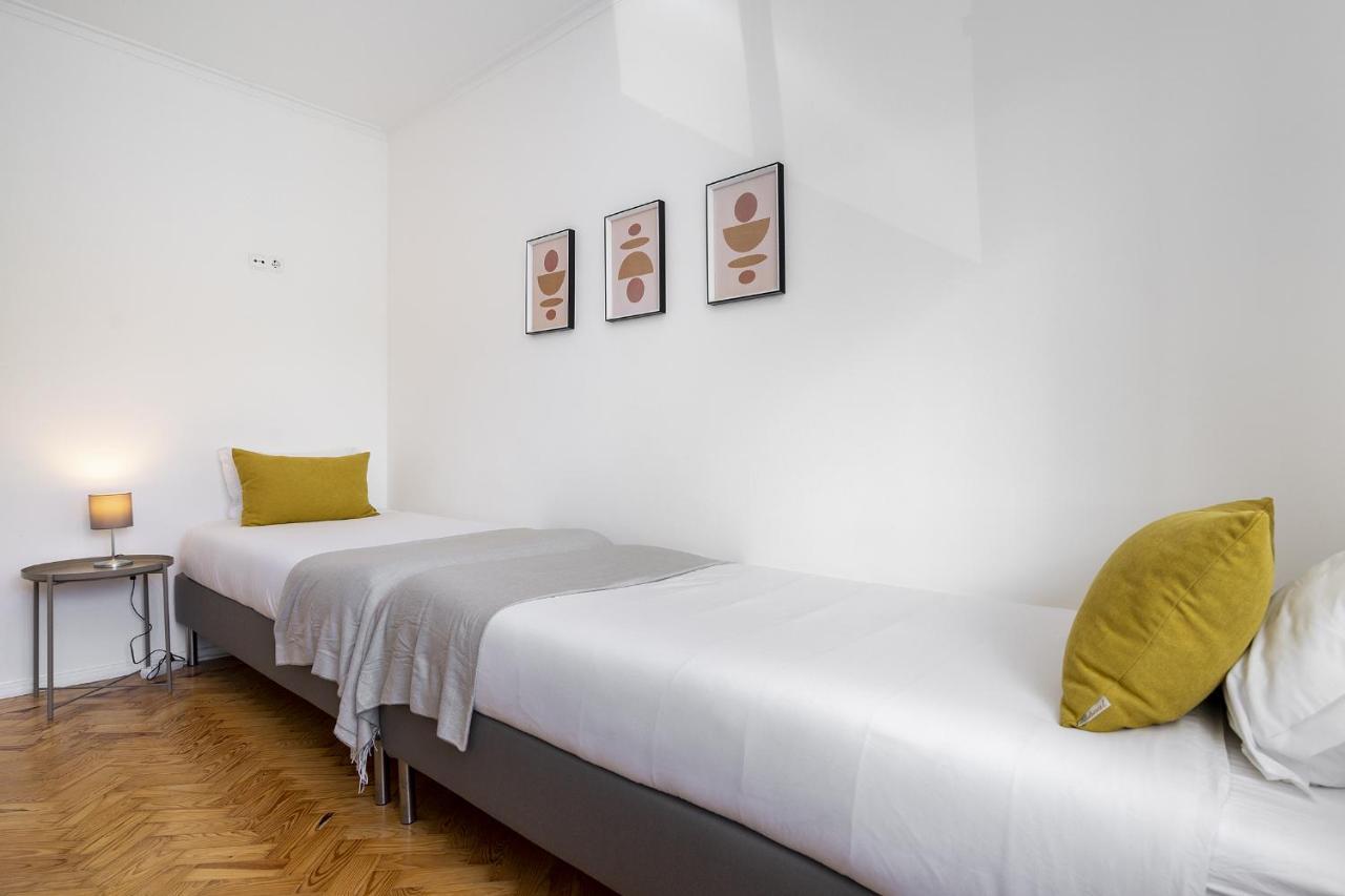 Appartement Whome Peaceful Alges Family Away From Noise